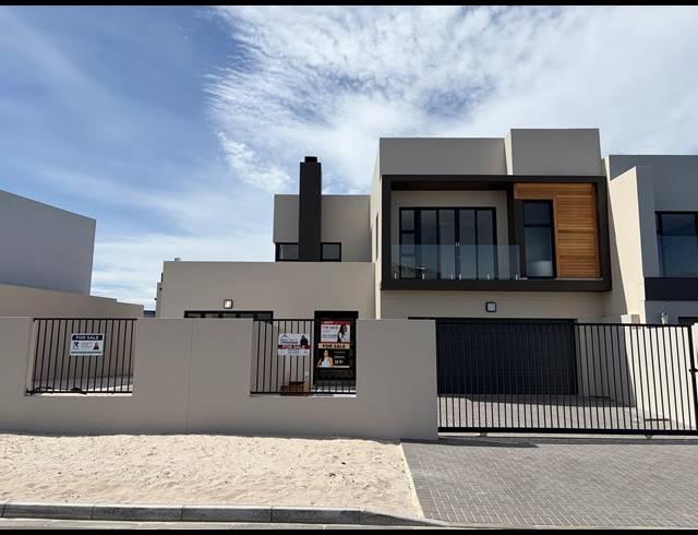 4 BEDROOM HOUSE FOR SALE IN SANDOWN